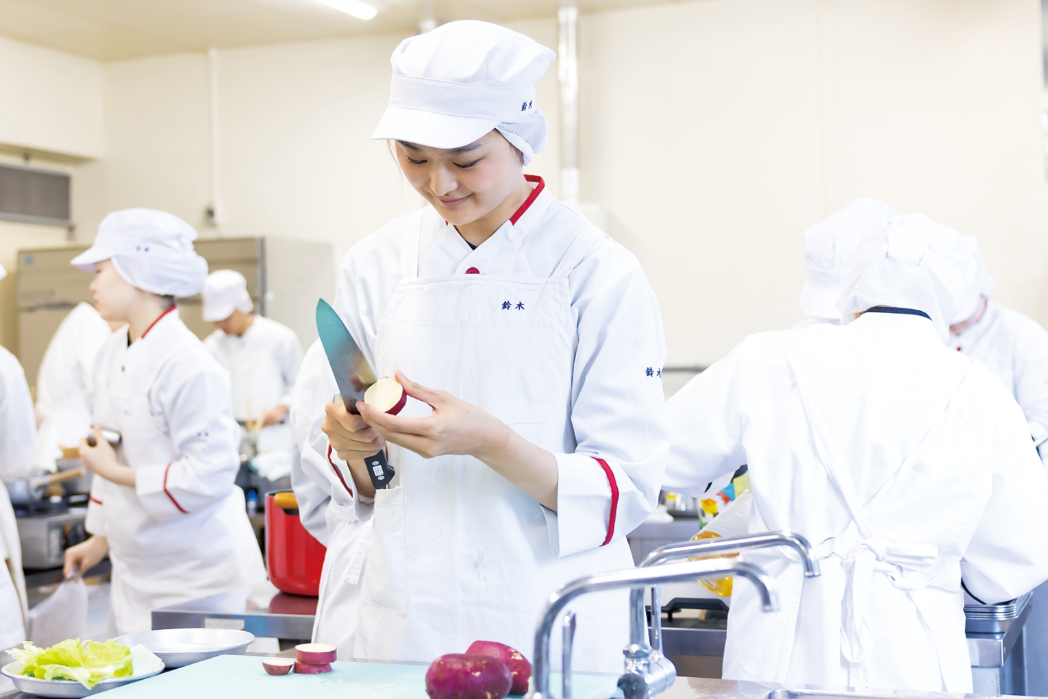 調理と献立作成に自信のある栄養士を育成！